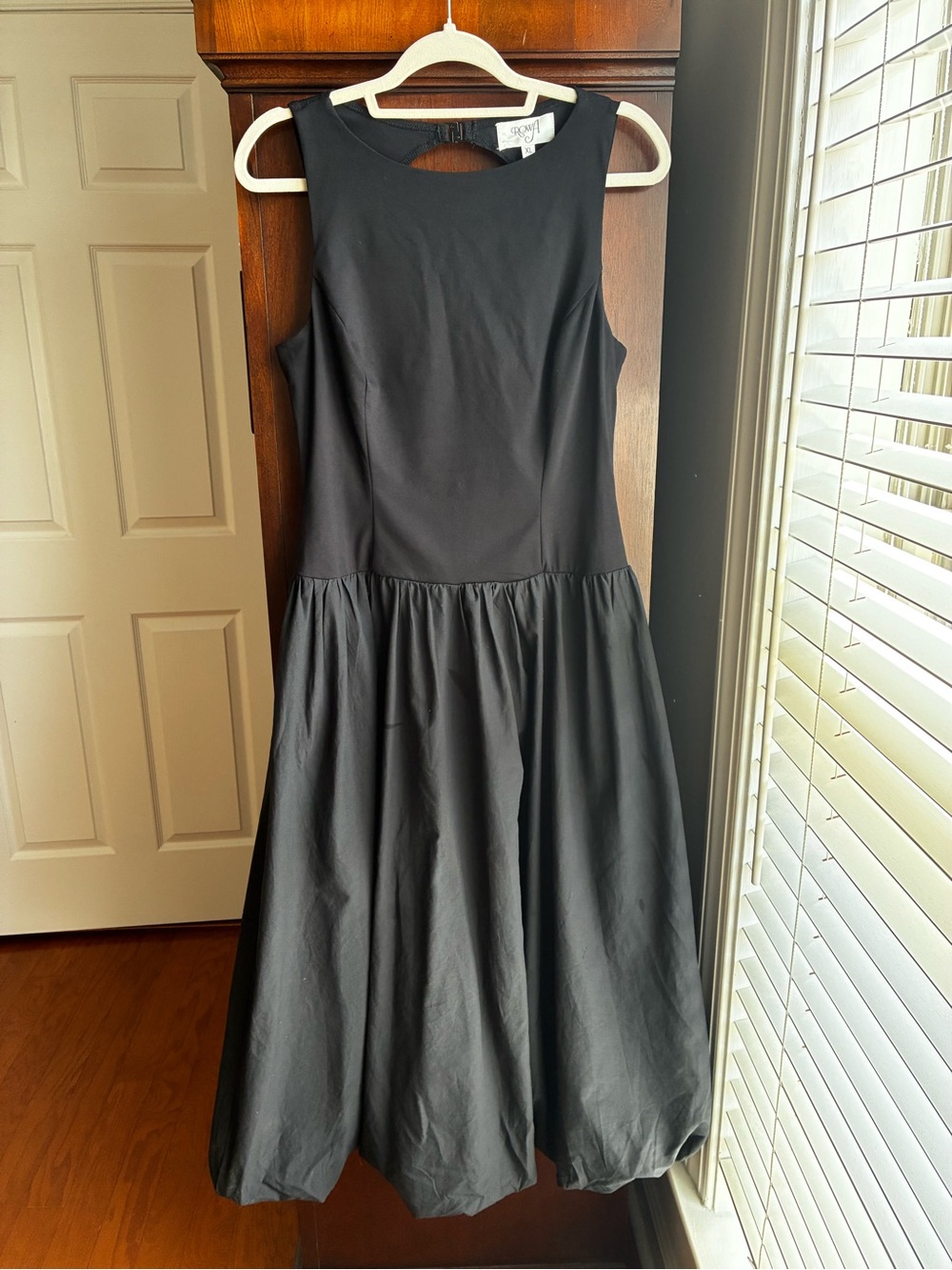 Roja XL Black Bubble Hem Maxi Dress Open Back Sleeveless Cocktail Evening Dress - Picture 2 of 8